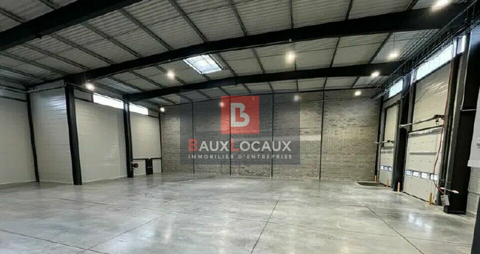 LOCAUX D'ACTIVITÉS - ENTREPÔTS à Louer